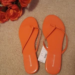 [ Maurices ] 2 flip flops BNWT orange, red,